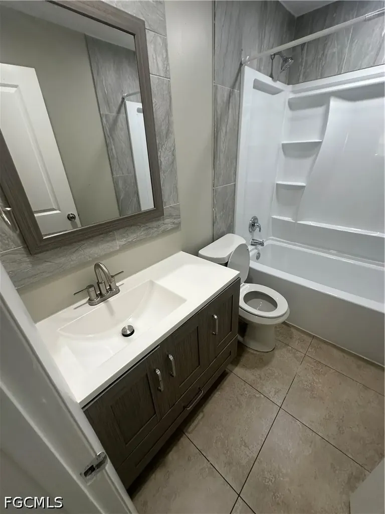 16920 Carmen Avenue Fort Myers FL 33908
