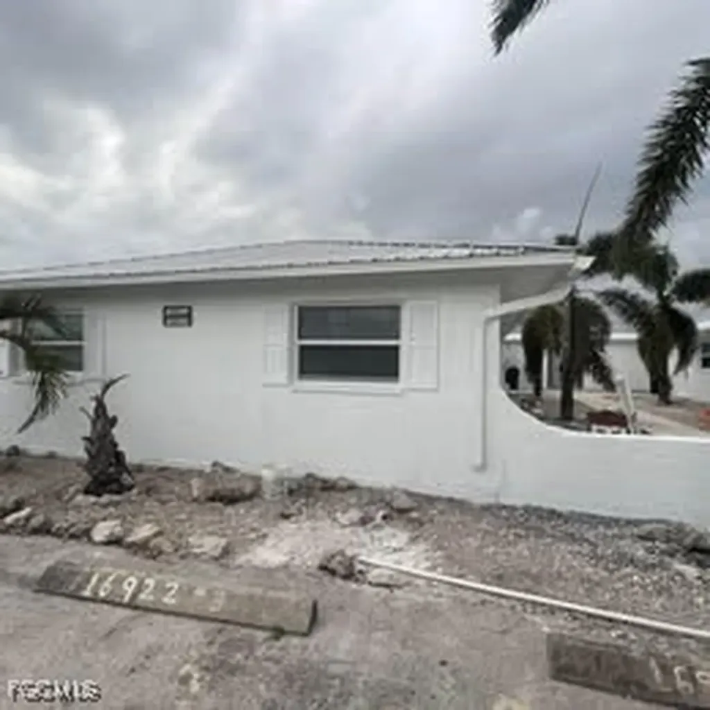 16920 Carmen Avenue Fort Myers FL 33908