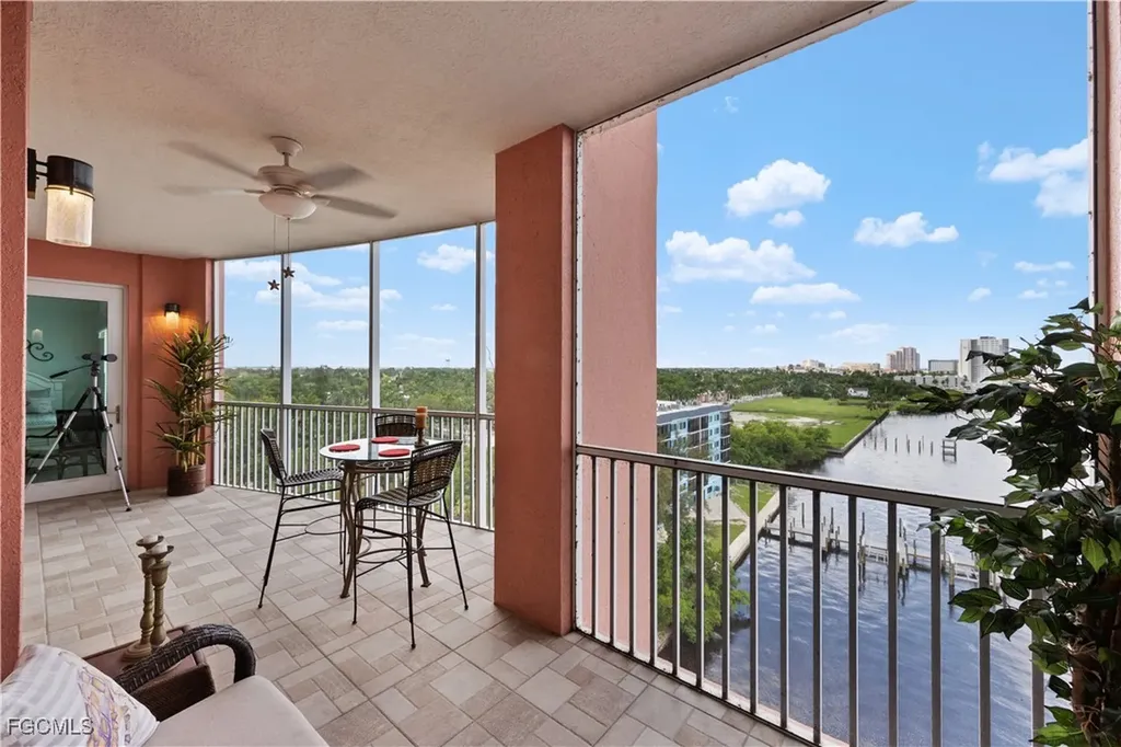2743 1st Street Fort Myers FL 33916