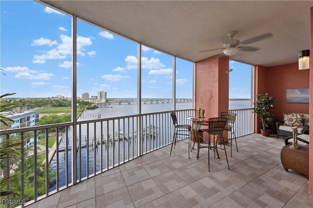 2743 1st Street Fort Myers FL 33916