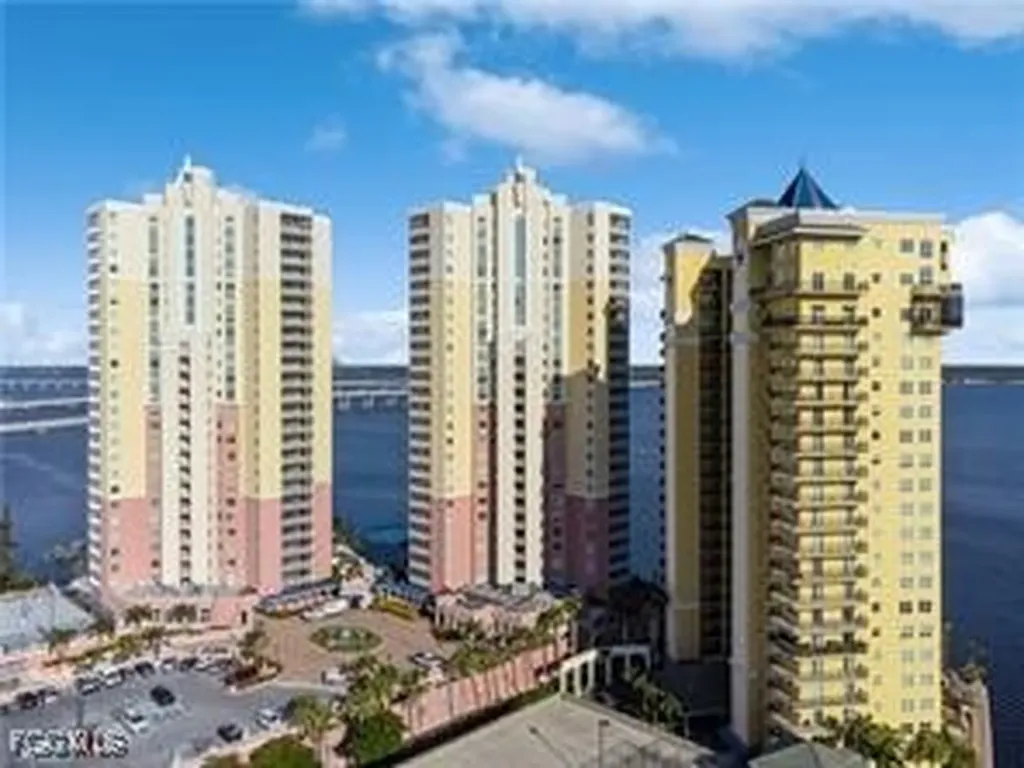 2743 1st Street Fort Myers FL 33916