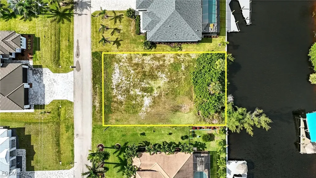 2358 NW 39th Avenue Cape Coral FL 33993