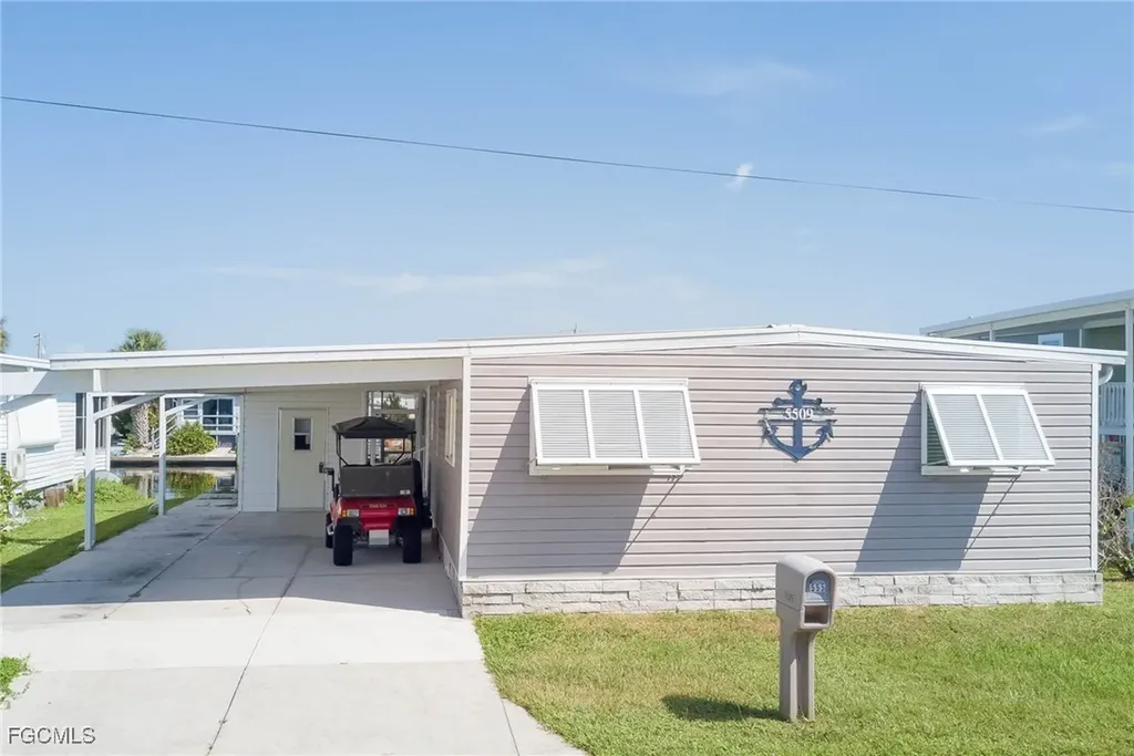 5509 Sir Walter Way North Fort Myers FL 33917