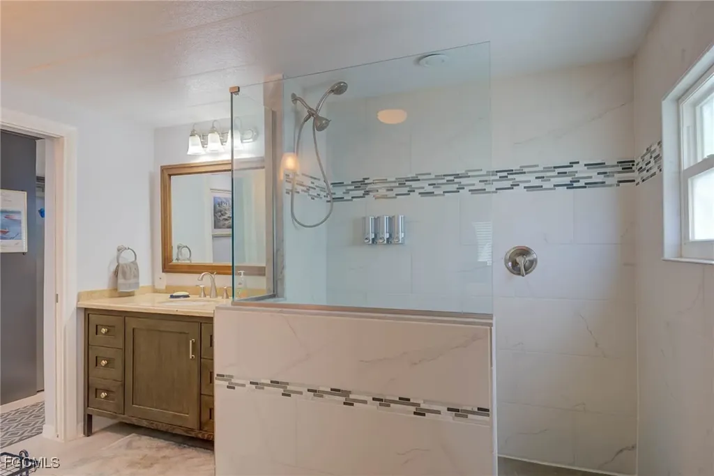 5509 Sir Walter Way North Fort Myers FL 33917