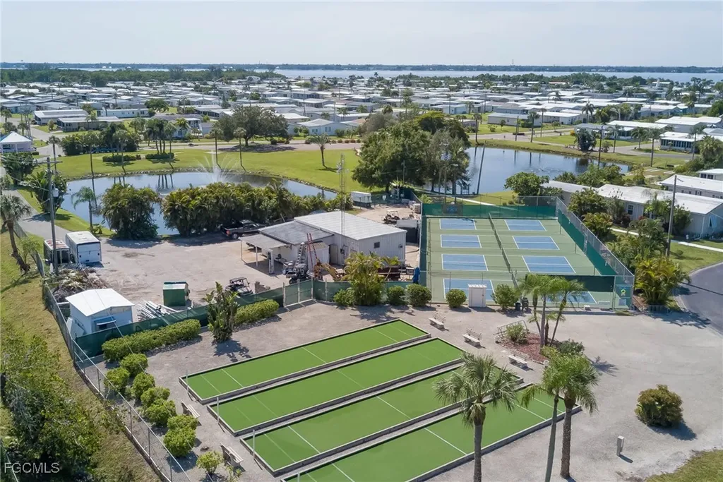 5509 Sir Walter Way North Fort Myers FL 33917