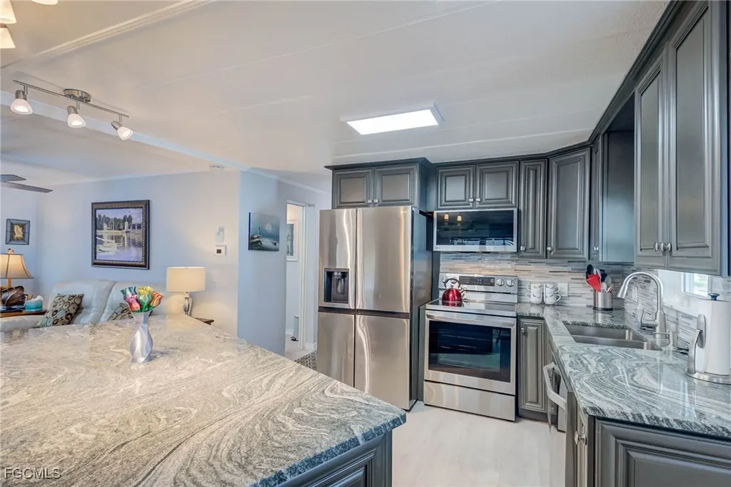 5509 Sir Walter Way North Fort Myers FL 33917