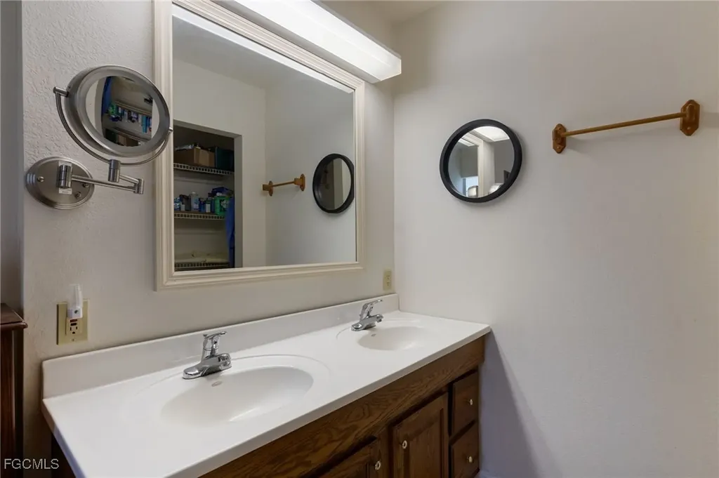 4301 Pine Road Fort Myers FL 33908