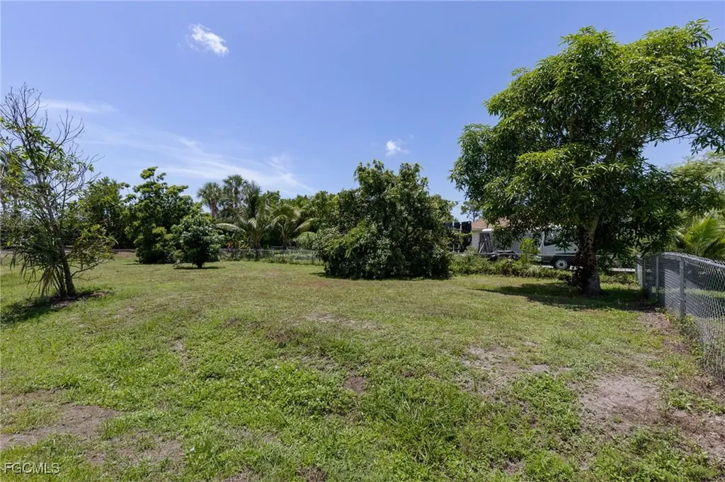 4301 Pine Road Fort Myers FL 33908
