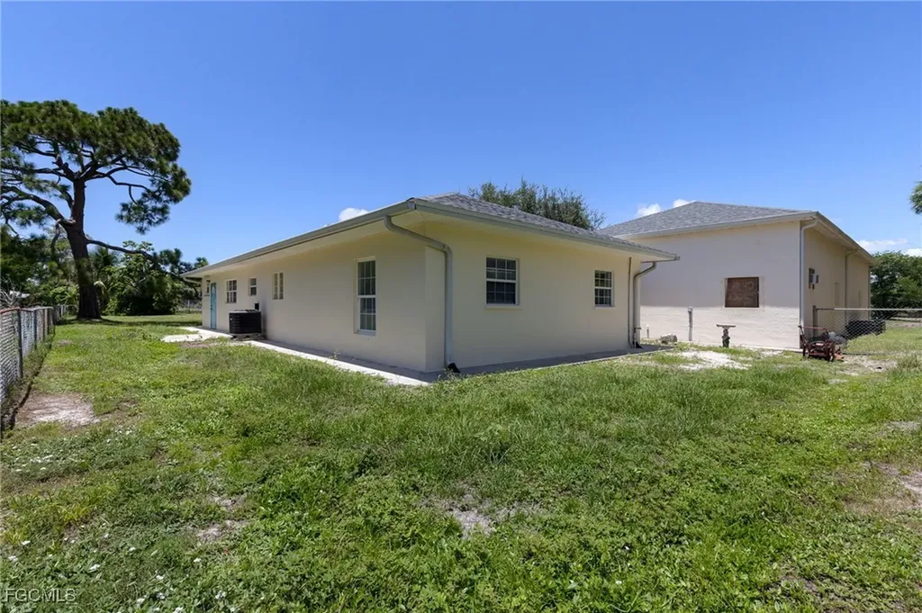 4301 Pine Road Fort Myers FL 33908