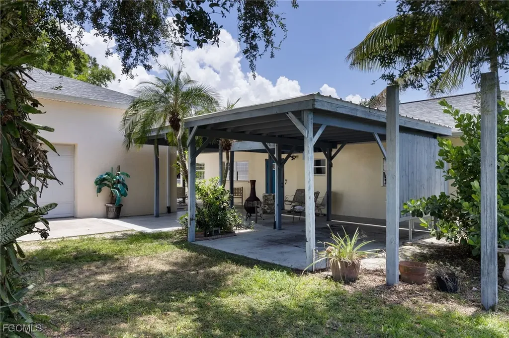 4301 Pine Road Fort Myers FL 33908