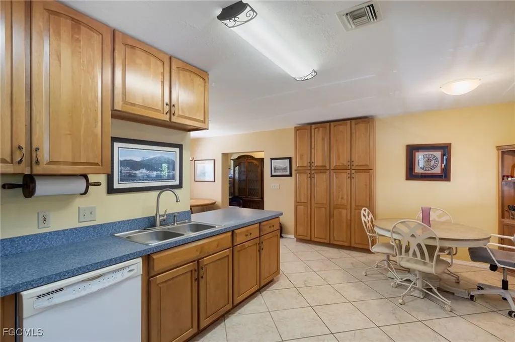 4301 Pine Road Fort Myers FL 33908