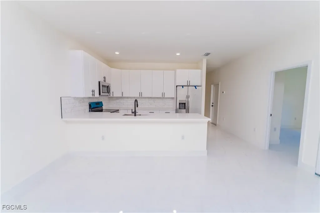 4706 27th Street SW Lehigh Acres FL 33973