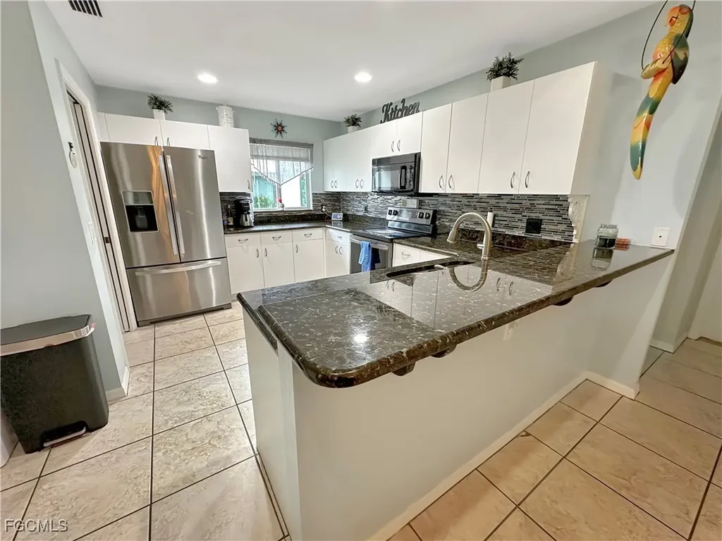 522 SE 4th Street Cape Coral FL 33990