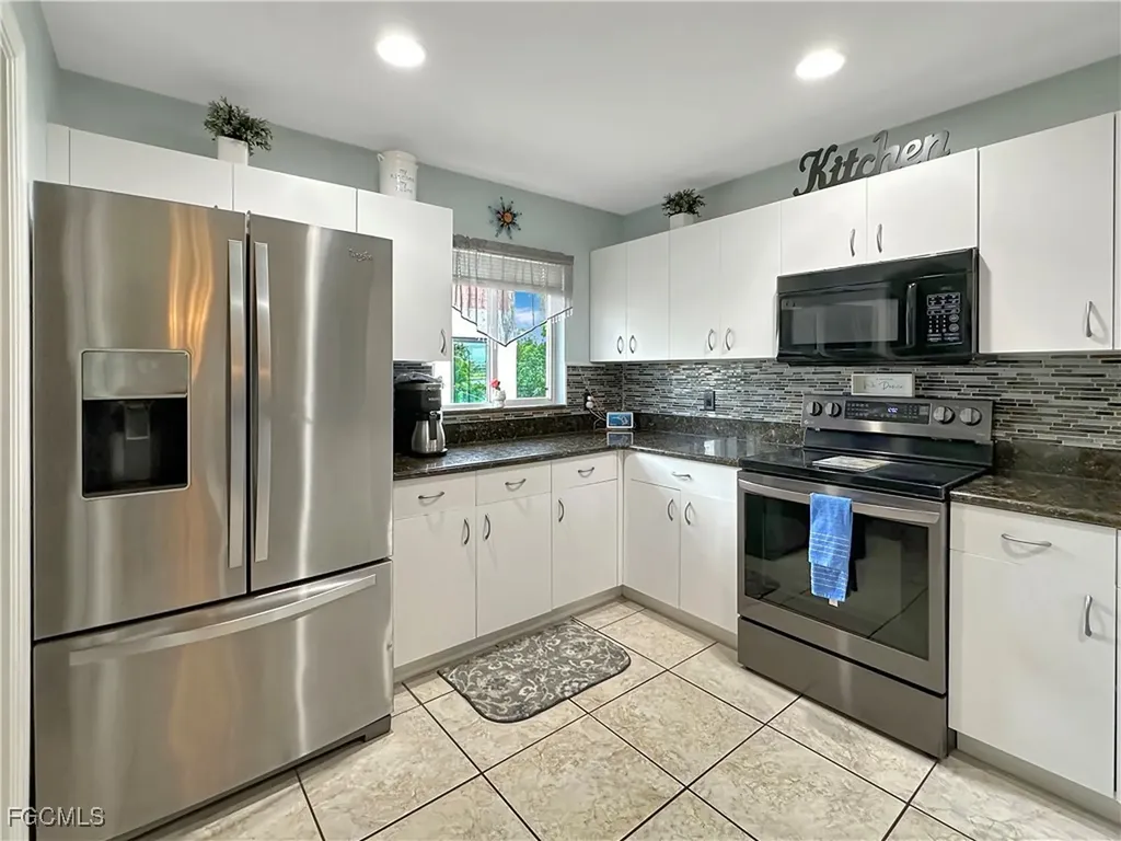 522 SE 4th Street Cape Coral FL 33990