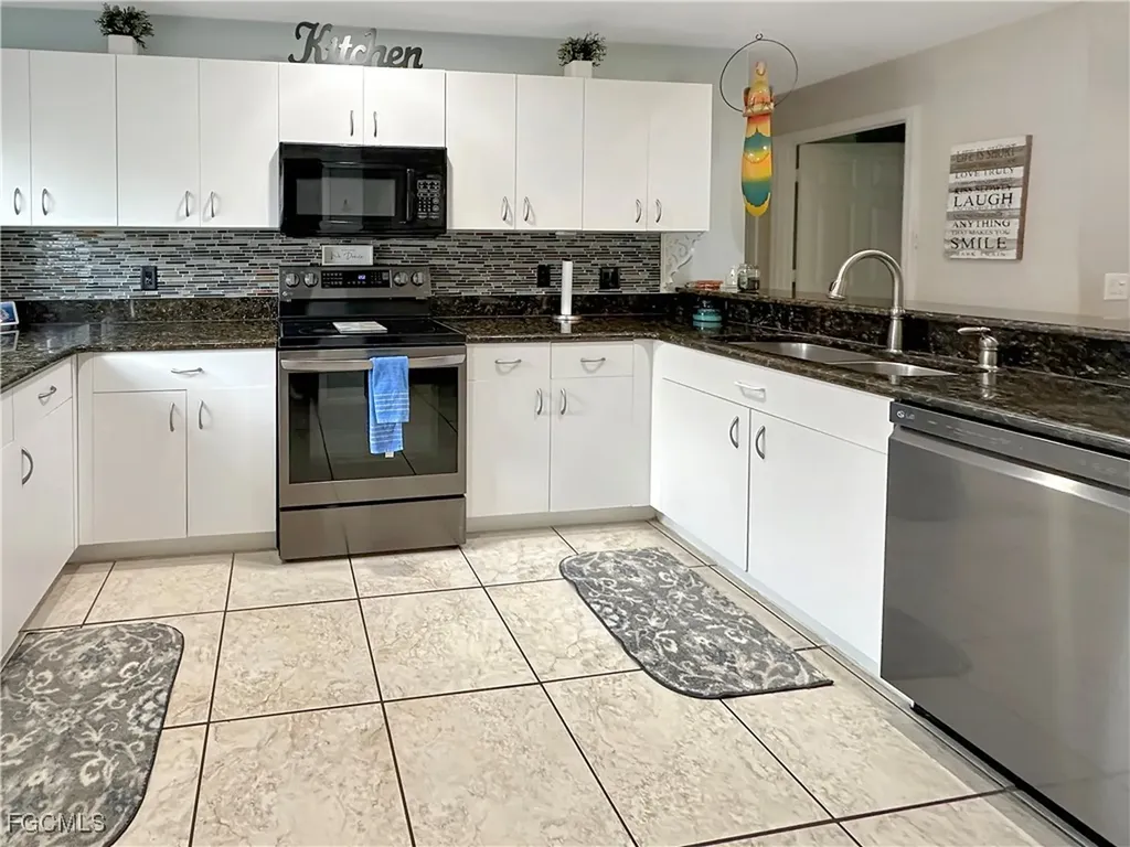 522 SE 4th Street Cape Coral FL 33990