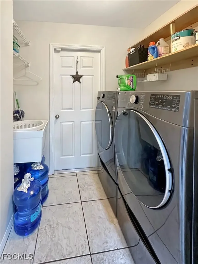 522 SE 4th Street Cape Coral FL 33990