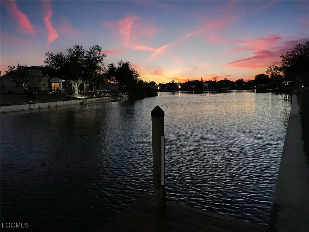 522 SE 4th Street Cape Coral FL 33990