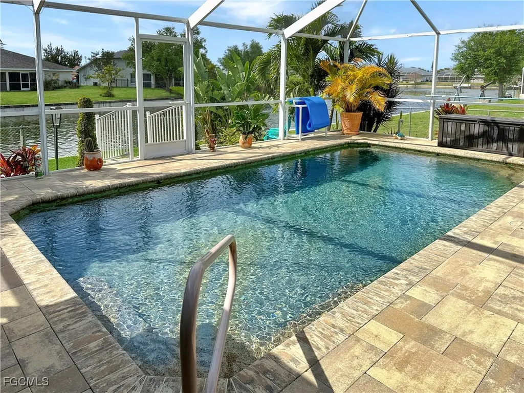 522 SE 4th Street Cape Coral FL 33990