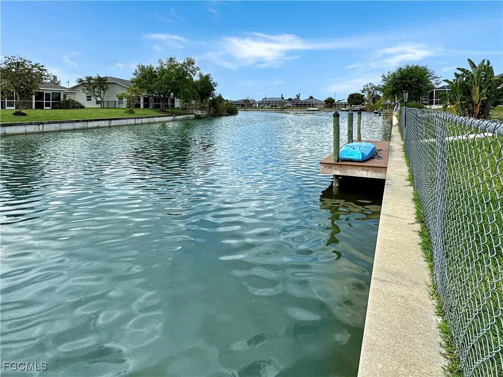 522 SE 4th Street Cape Coral FL 33990