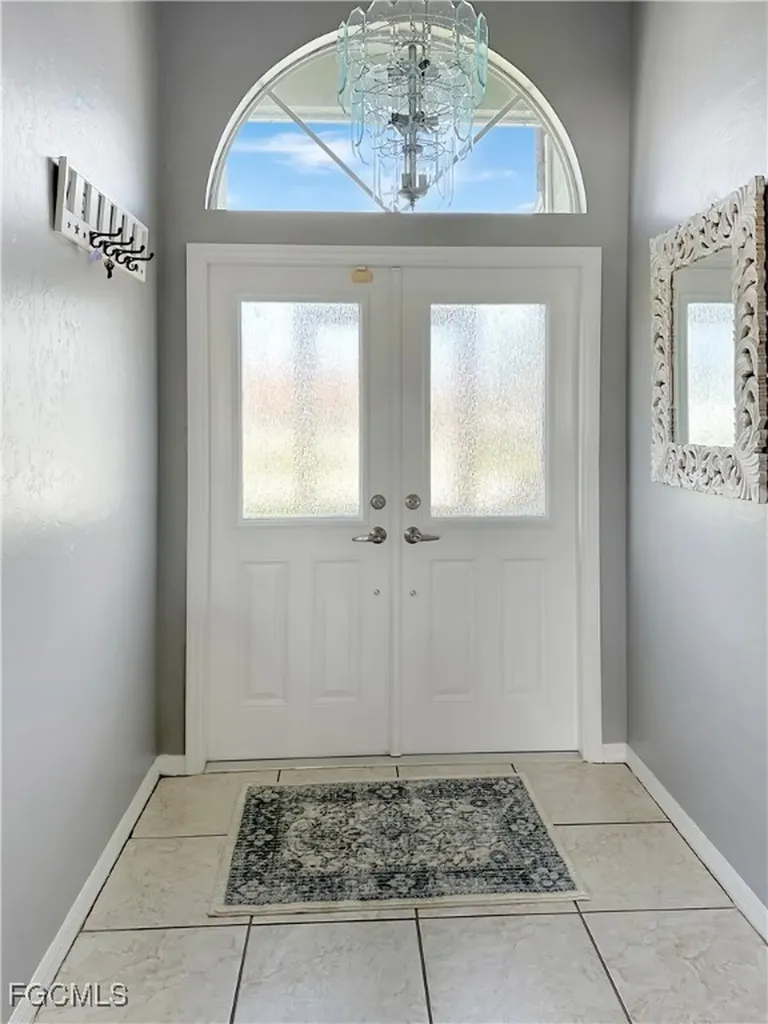 522 SE 4th Street Cape Coral FL 33990