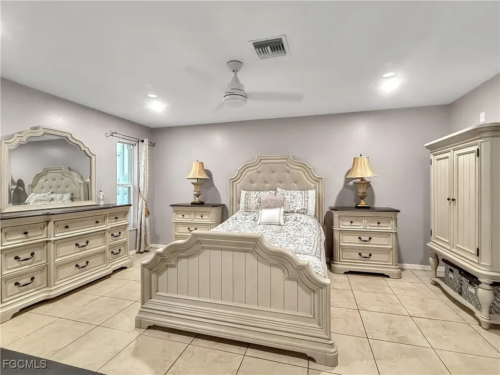 522 SE 4th Street Cape Coral FL 33990