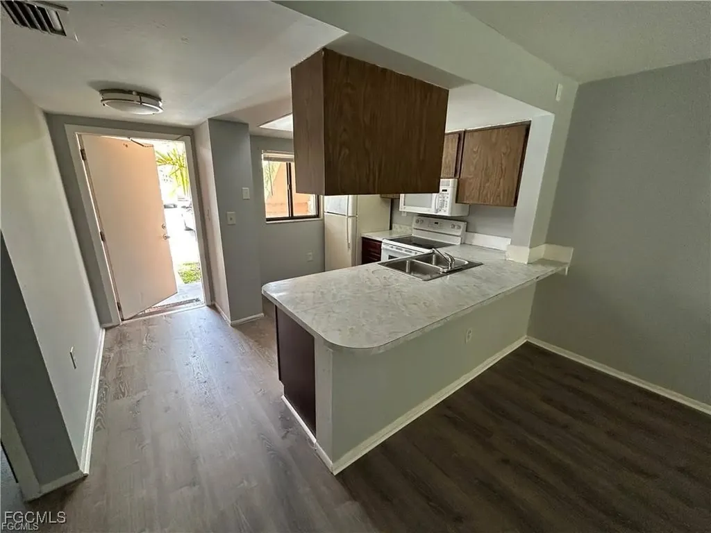 2690 Park Windsor Drive Fort Myers FL 33901