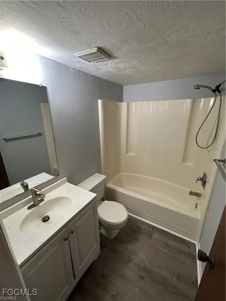 2690 Park Windsor Drive Fort Myers FL 33901