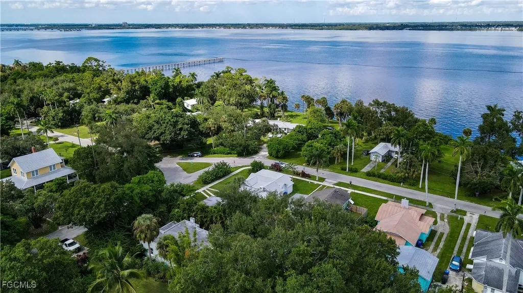 3510 E Riverside Drive Fort Myers FL 33916