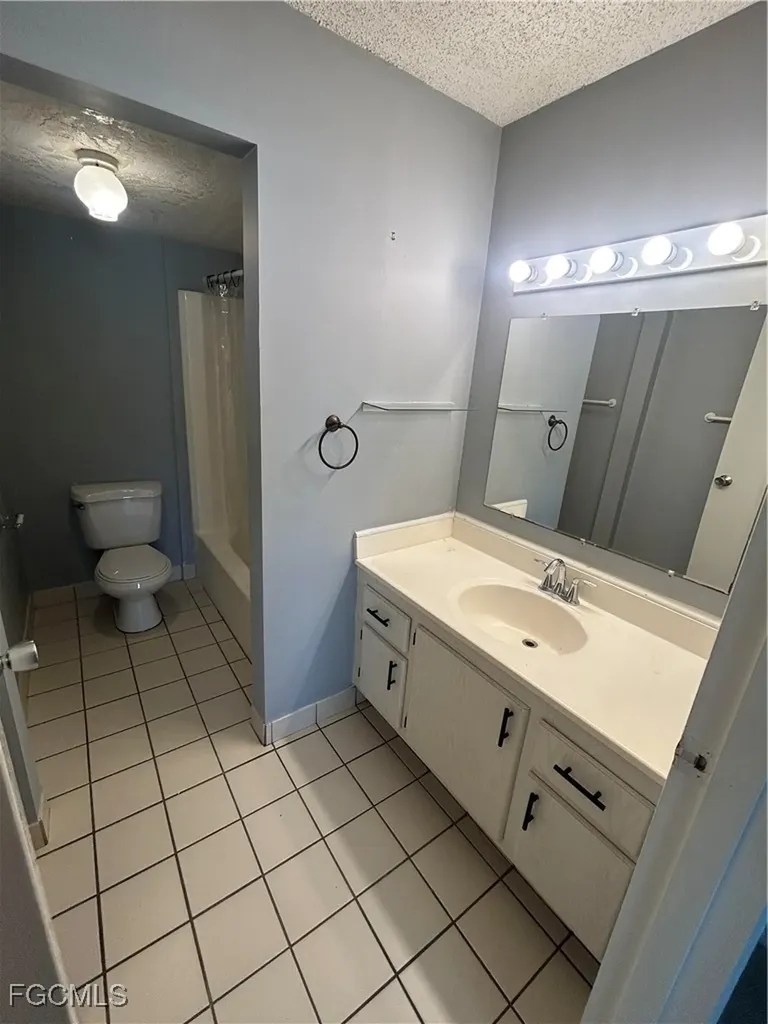 3706 Broadway Fort Myers FL 33901
