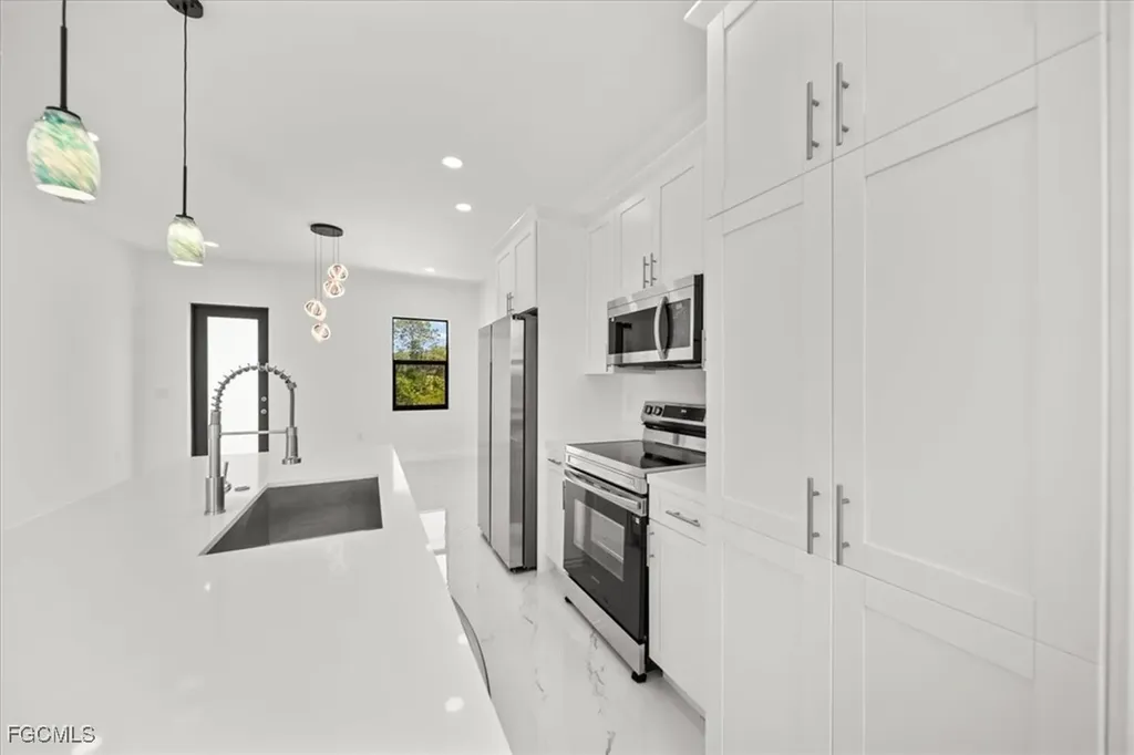 1262 Bowles Avenue Fort Myers FL 33913