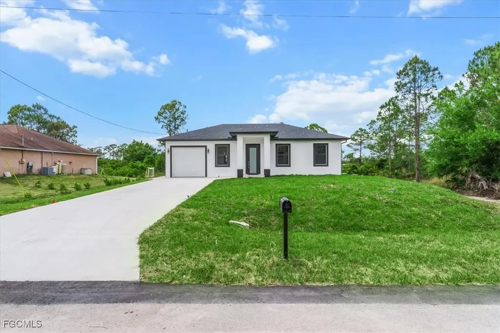 1262 Bowles Avenue Fort Myers FL 33913