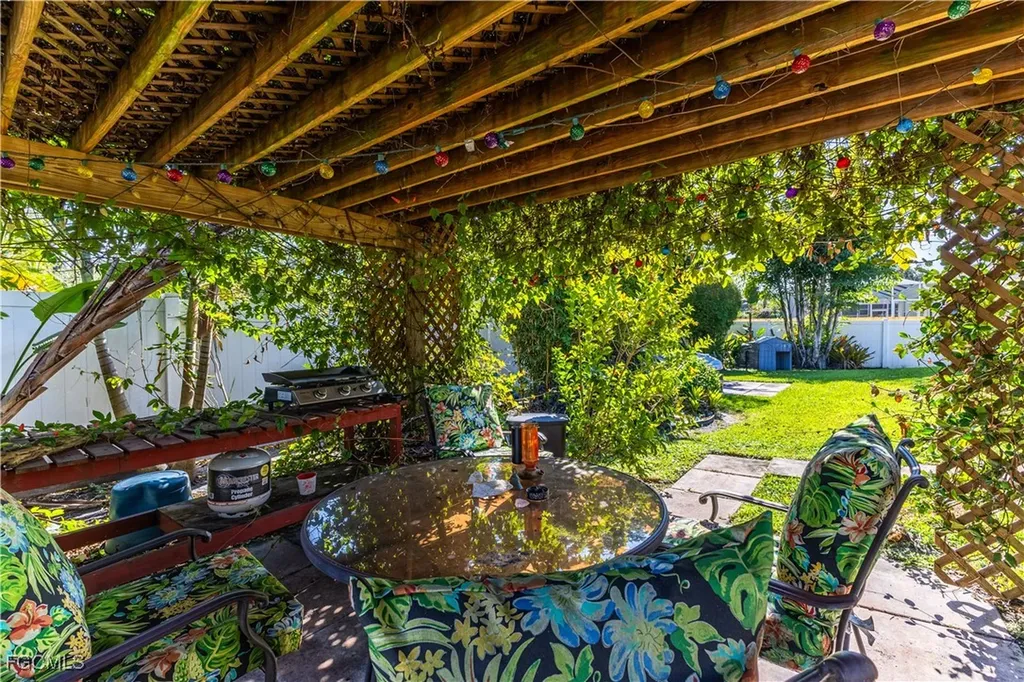 6131 Arbor Avenue Fort Myers FL 33905