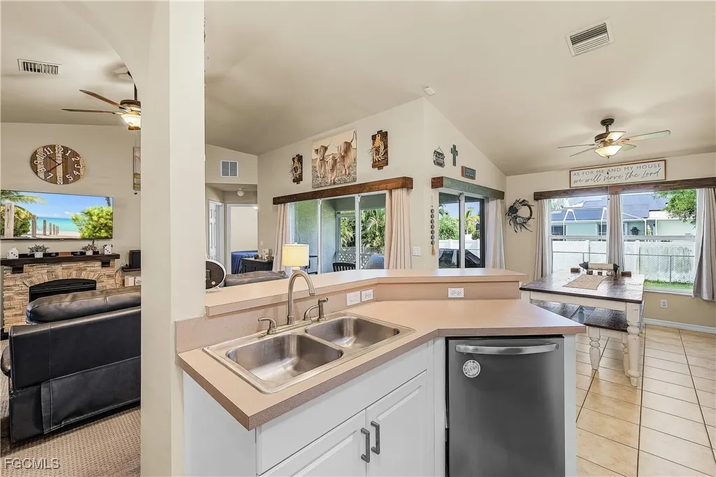 2029 Savona Parkway W Cape Coral FL 33914