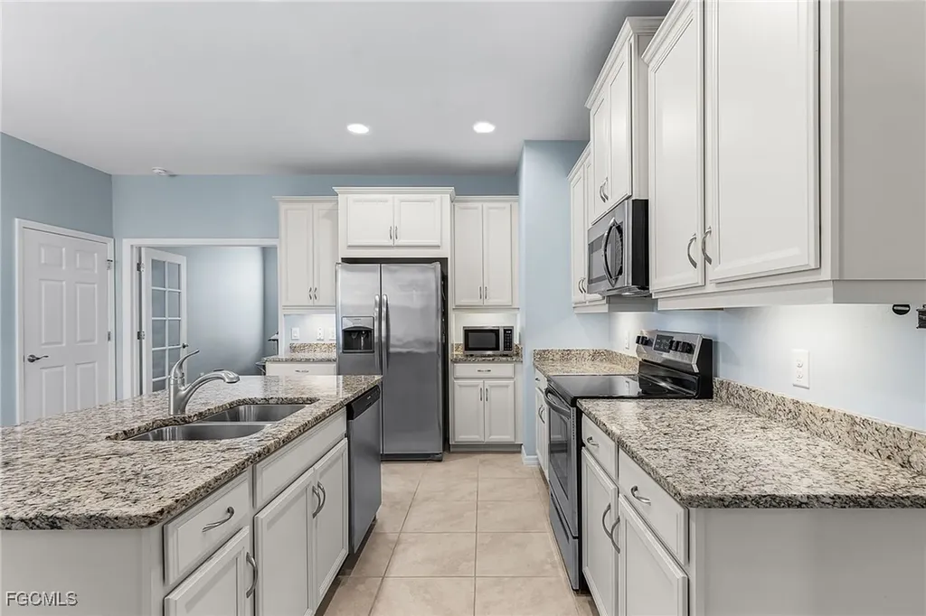 2191 Summersweet Drive Alva FL 33920