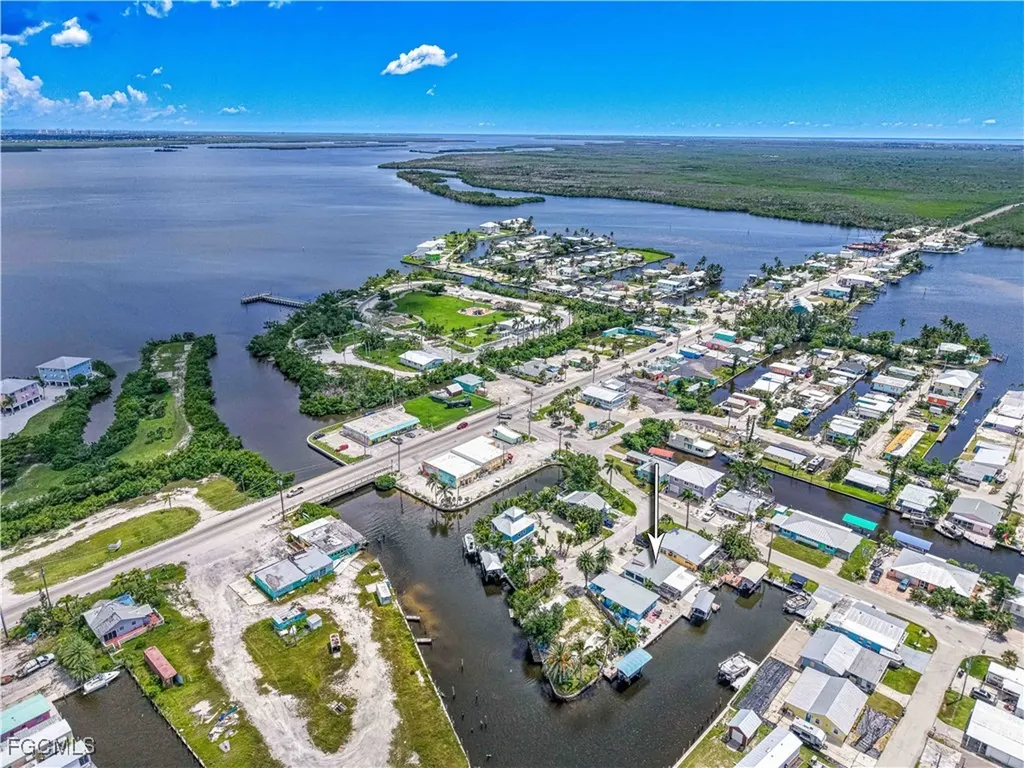 2500 Harbor View Drive Matlacha FL 33993