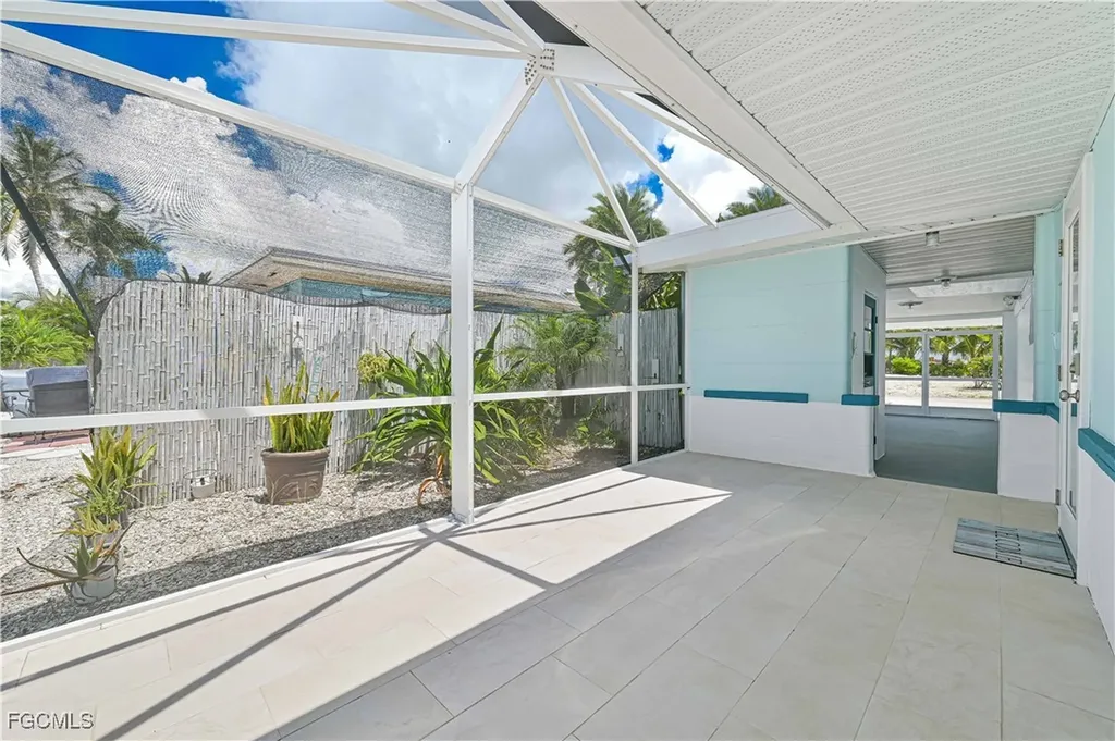 2500 Harbor View Drive Matlacha FL 33993