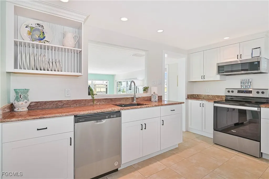 2500 Harbor View Drive Matlacha FL 33993