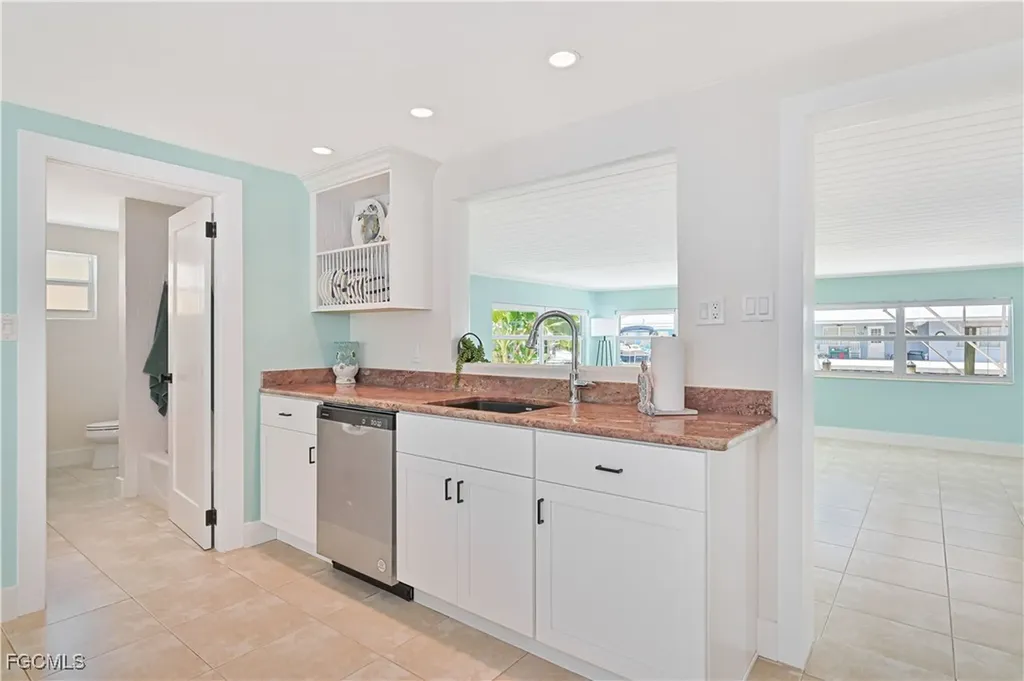 2500 Harbor View Drive Matlacha FL 33993