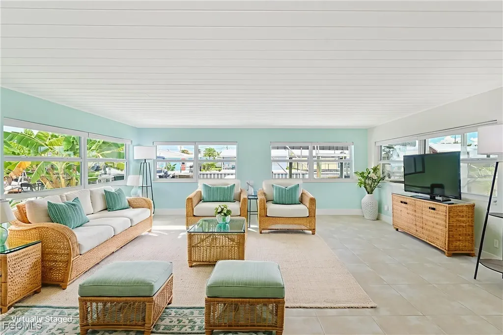 2500 Harbor View Drive Matlacha FL 33993