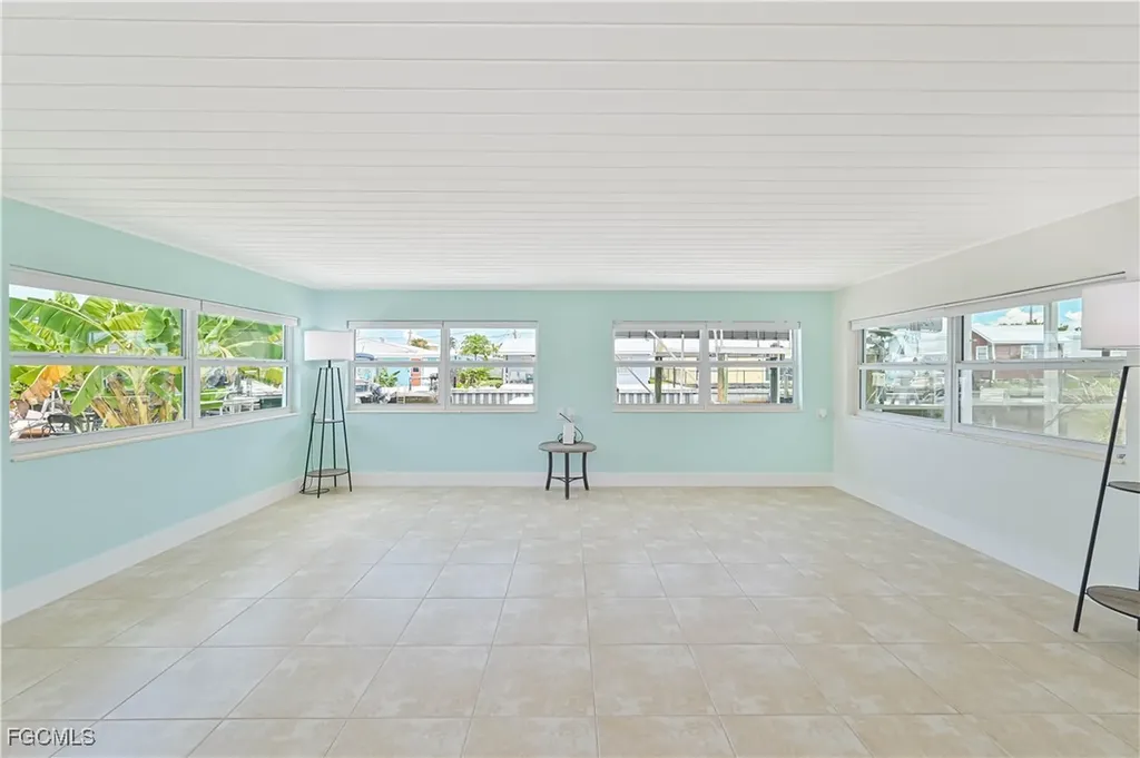 2500 Harbor View Drive Matlacha FL 33993