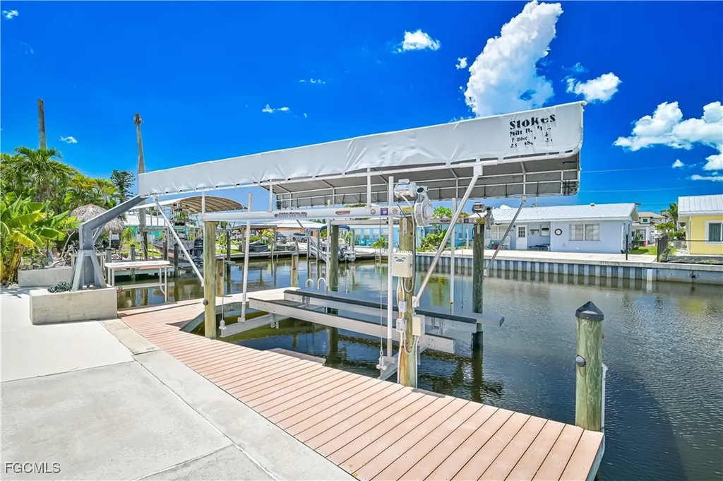 2500 Harbor View Drive Matlacha FL 33993