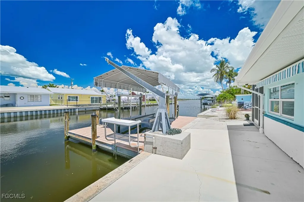 2500 Harbor View Drive Matlacha FL 33993