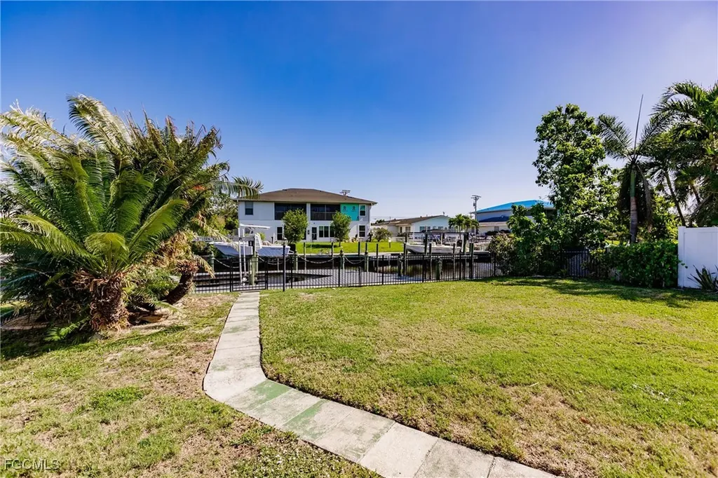 1437 Vendome Court Cape Coral FL 33904