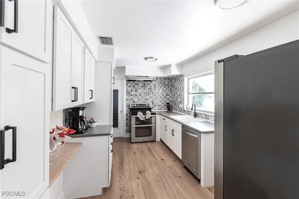 1437 Vendome Court Cape Coral FL 33904