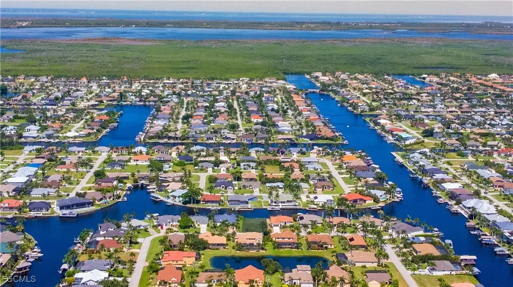 5216 SW 22nd Place Cape Coral FL 33914