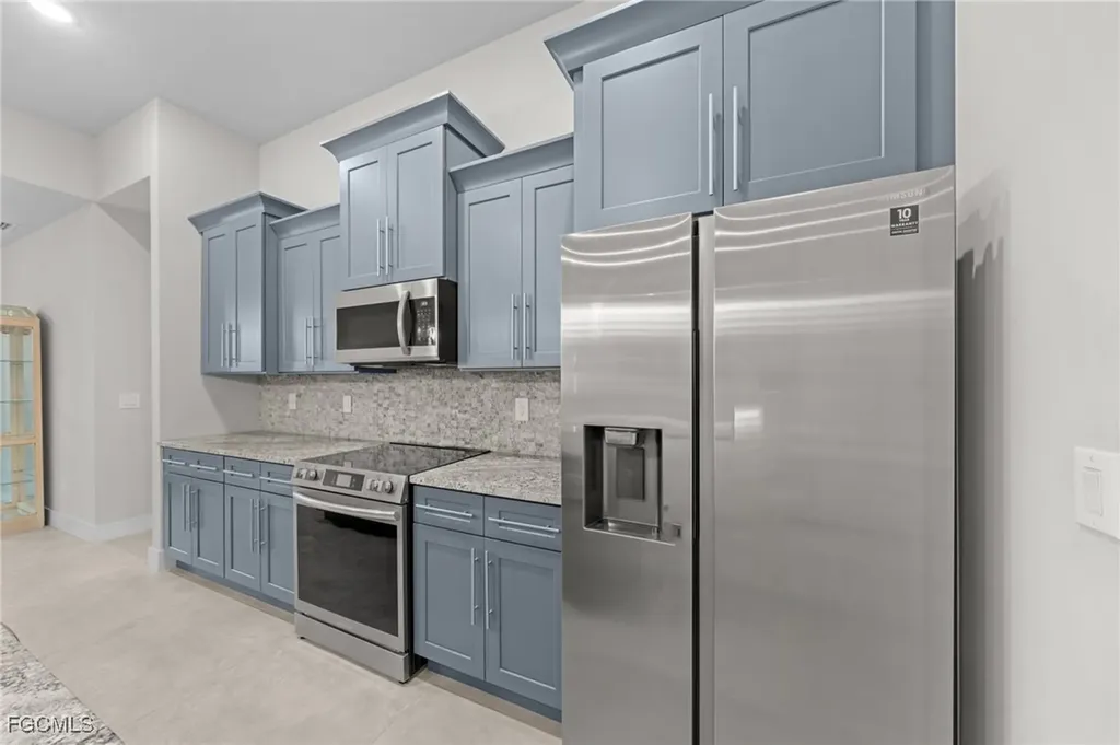 4450 Connection Avenue Cape Coral FL 33909