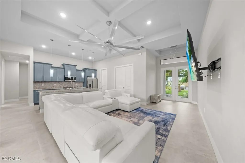 4450 Connection Avenue Cape Coral FL 33909