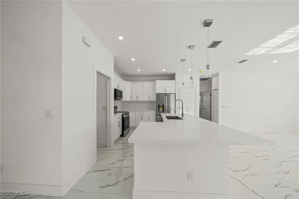 2020 NE Juanita Place Cape Coral FL 33909