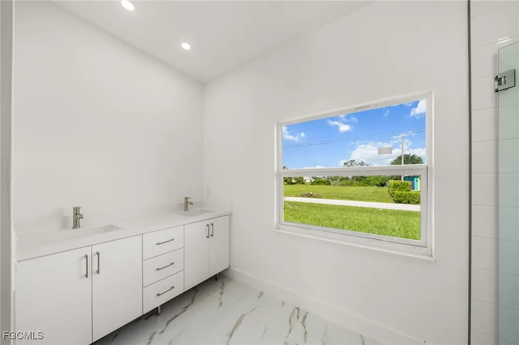 2020 NE Juanita Place Cape Coral FL 33909