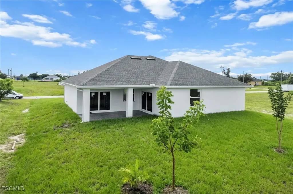 2020 NE Juanita Place Cape Coral FL 33909